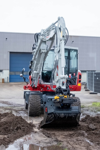 Takeuchi TB370W 18